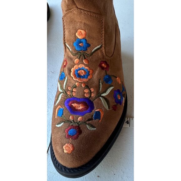 Women's Mudd Brown Faux Suede Embroidered Low Heel Ankle Boots Size 7.5M (BOXED) - Picture 11 of 16